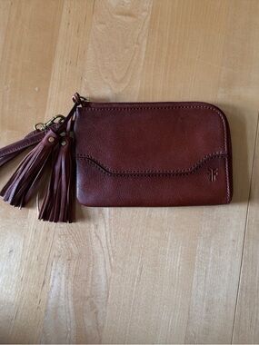 Frye Melissa  Wristlet in cognac brown. **like NEW condition**